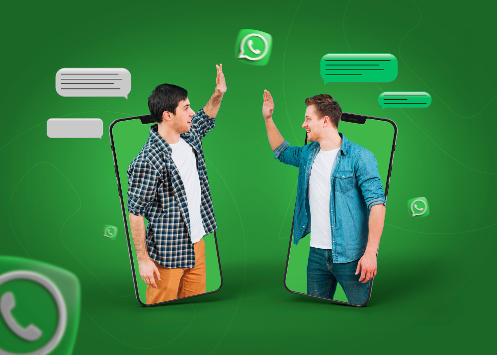 Duas pessoas se comprimentando através de um celular simulando um bom atendimento via WhatsApp